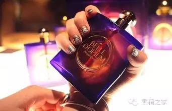 经典三级视频在线观看 四大品牌香水的背后故事，九成调香师都不知道！
