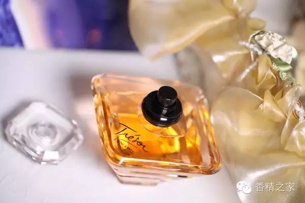 经典三级视频在线观看 四大品牌香水的背后故事，九成调香师都不知道！